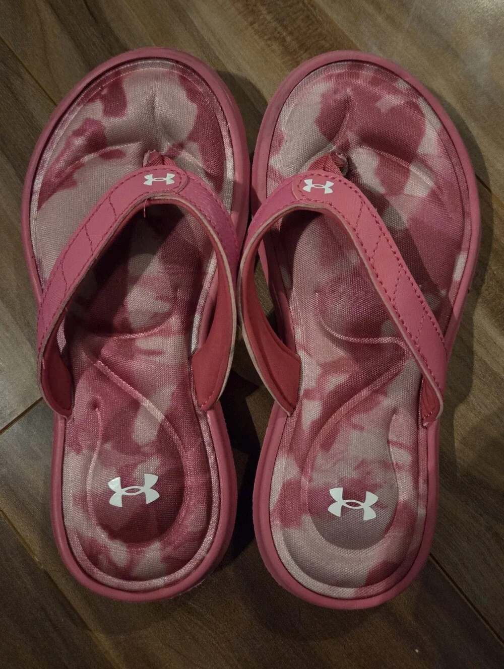 Under Armour Pink Camo Flip Flops - Y1
